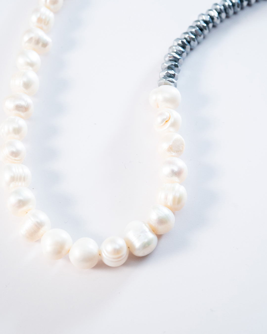 Hematite, Pearls 50-50 - White & Black