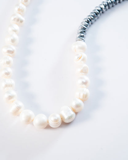 Hematite, Pearls 50-50 - White & Black